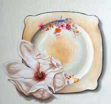 Load image into Gallery viewer, Magnolia , Vintage plate
